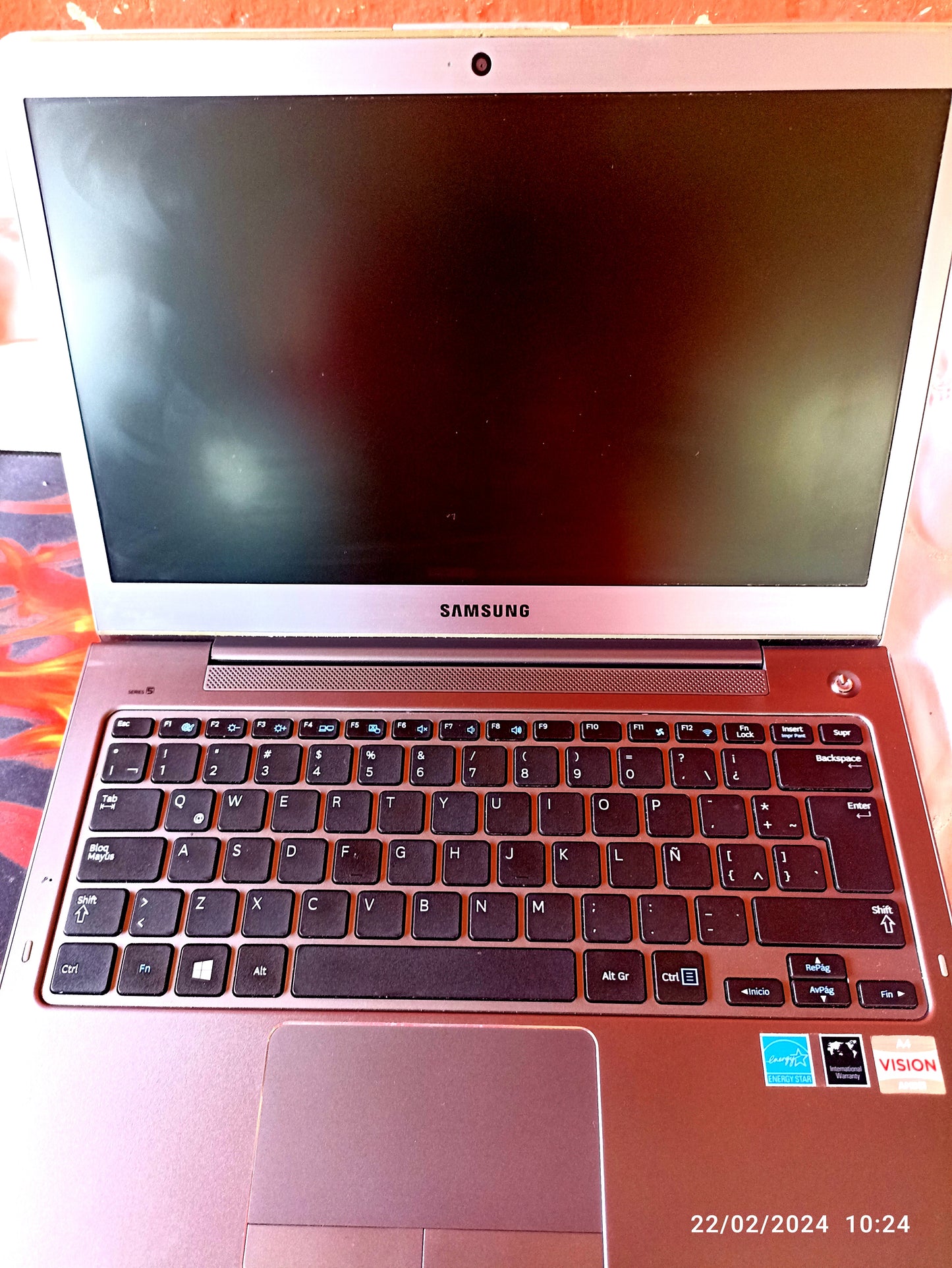 Notebook Samsung 5 NP535U3 portátil 33,8 cm (13.3") AMD A6 Ram 6GB, Disco SSD Solido